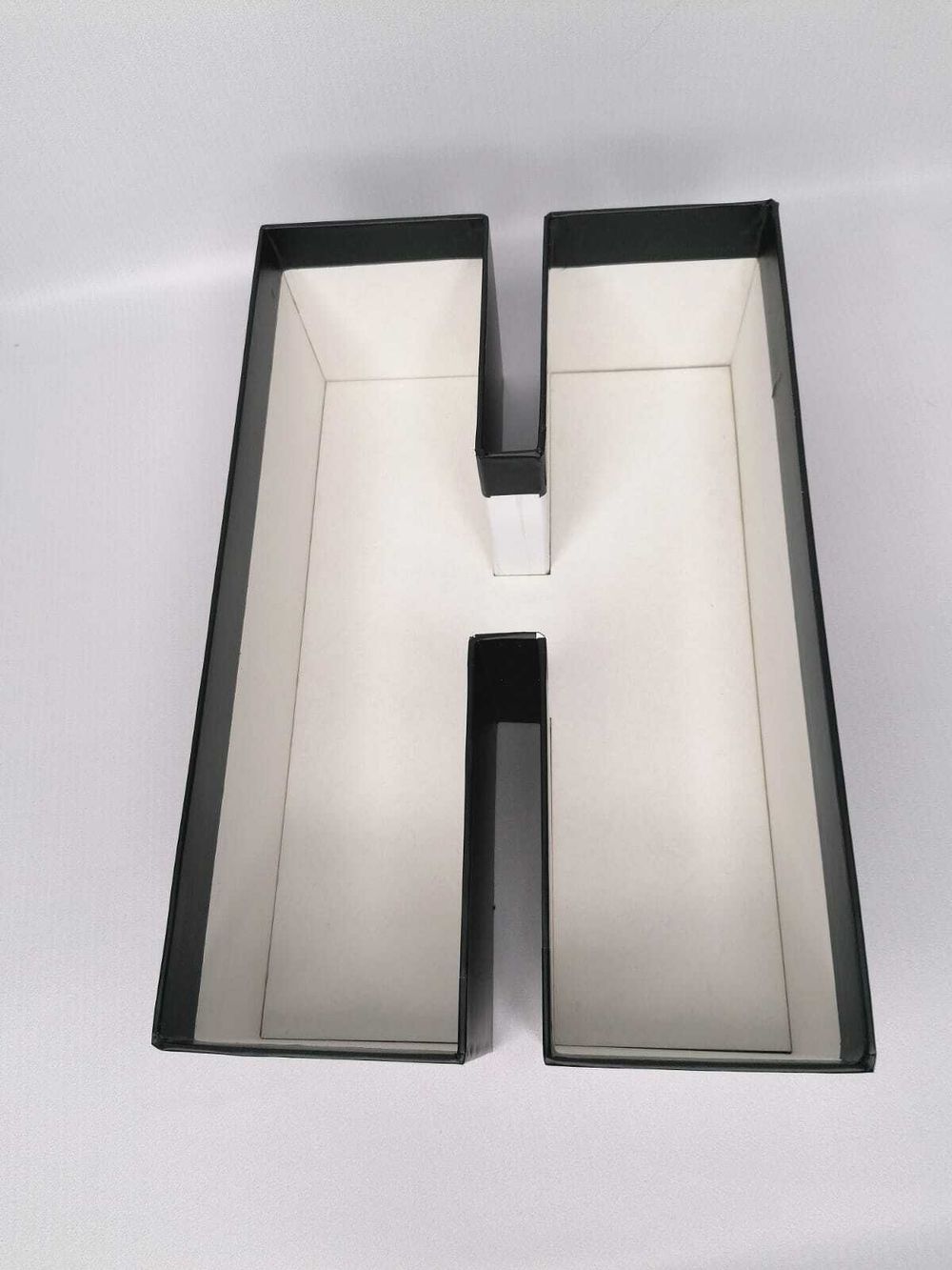 Коробка упаковочная. Буква Н, без крышки.