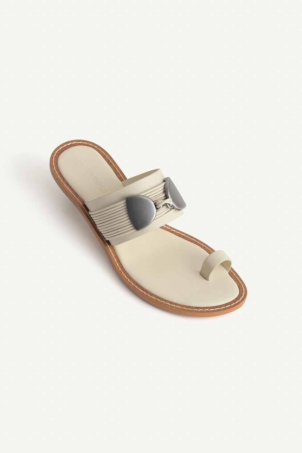 ZARA КОЖАНЫЕ САНДАЛИИ, ЭКРЮ/БЕЛЫЙ