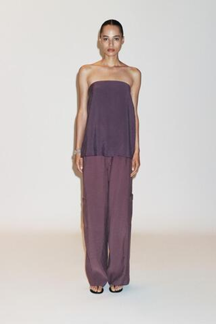 ZARA ТОП ИЗ СТРУЯЩЕЙСЯ ТКАНИ БЕЗ БРЕТЕЛЕЙ, ЛИЛОВЫЙ