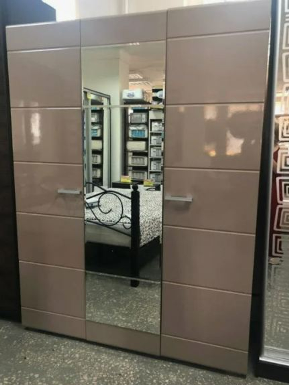 Шкаф 3-х ств. Спальня Вегас Ясень шимо темный/кофе с молоком