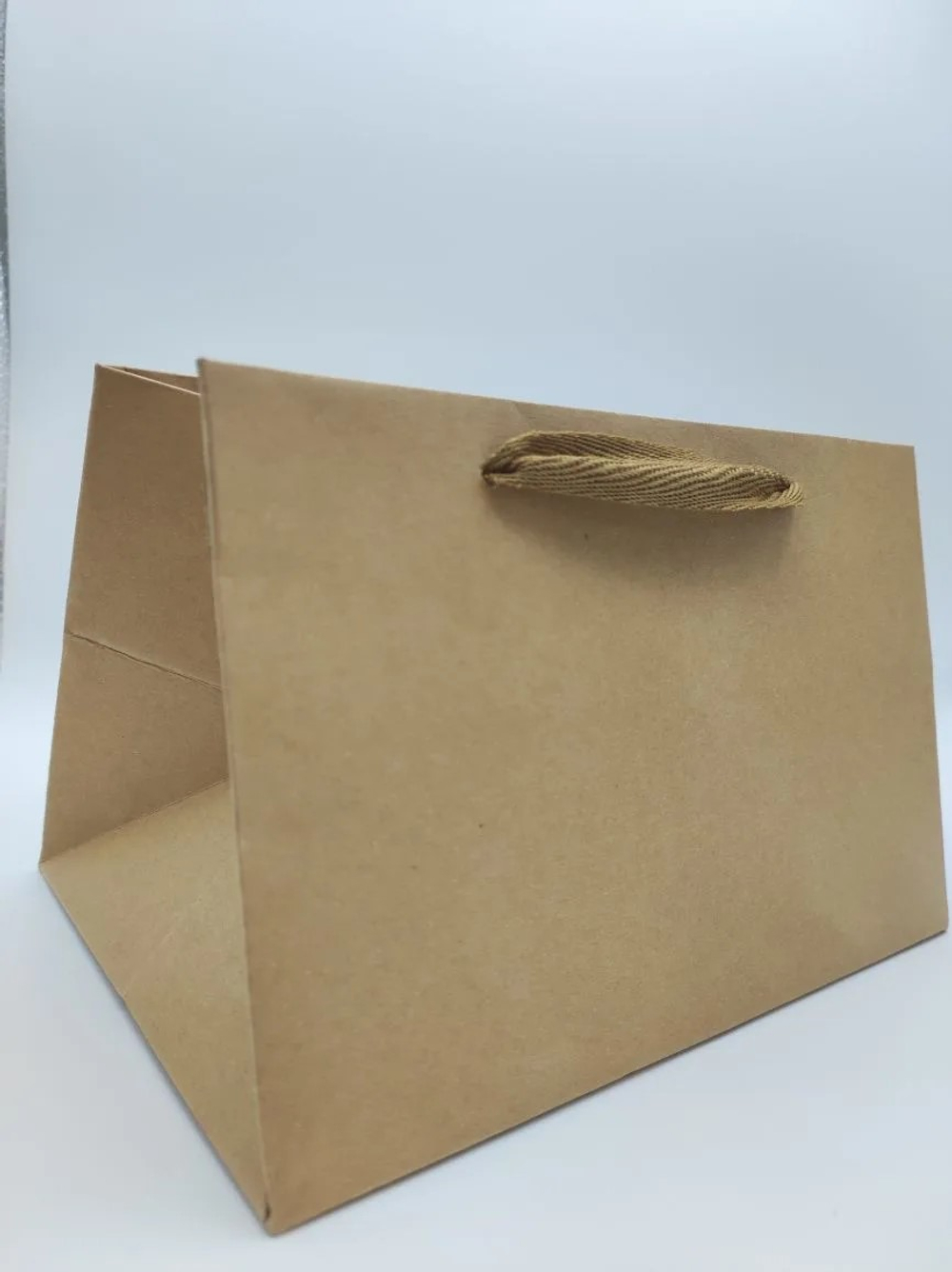 Пакет подарочный с широким дном 20×14×13.2 см, крафт