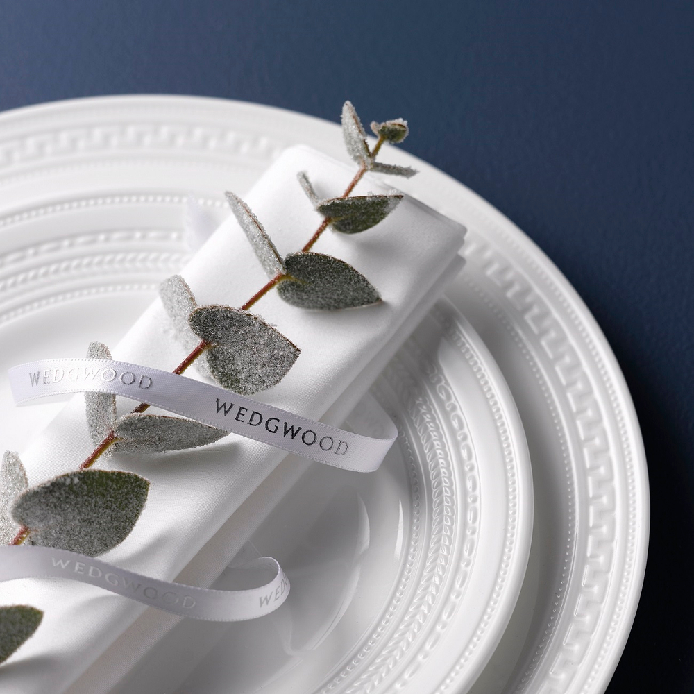 Wedgwood Тарелка для завтрака Intaglio 20 см 5C104005102