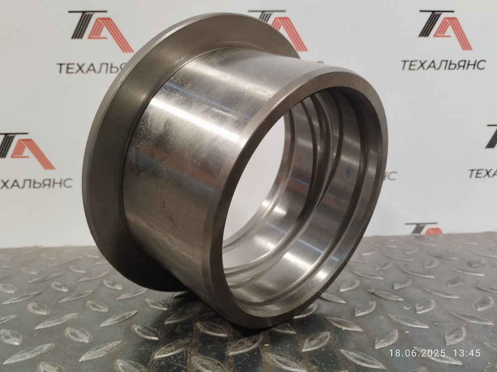 Втулка 195-50-41140