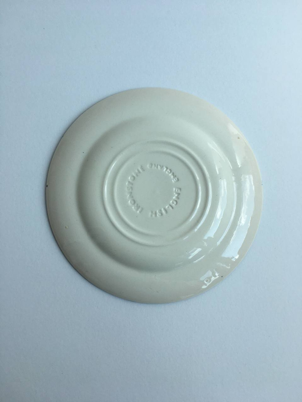 Десертная тарелка English Ironstone (скол)
