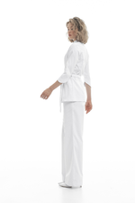 Костюм блуза на запах и брюки клеш из уплотненного хлопка