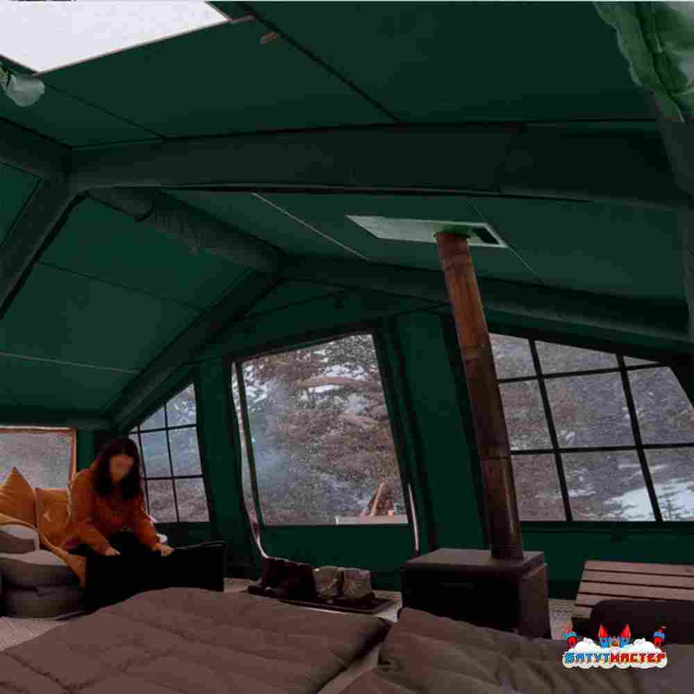 Пневмокаркасная всесезонная палатка «Тёплая Искра» 3,6×4,8×2,2 м — с печкой, из ПВХ, зелёная