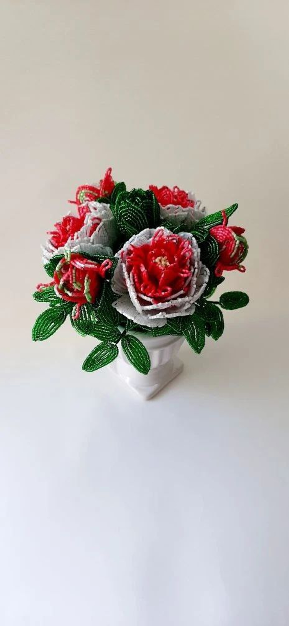 Пионы самоцветы из бисера 20см