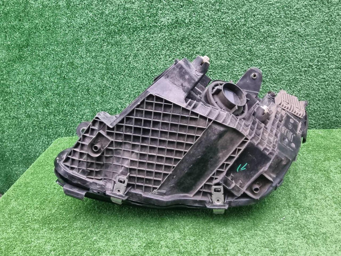 Фара правая Mercedes C w205 (2018-2023) LED