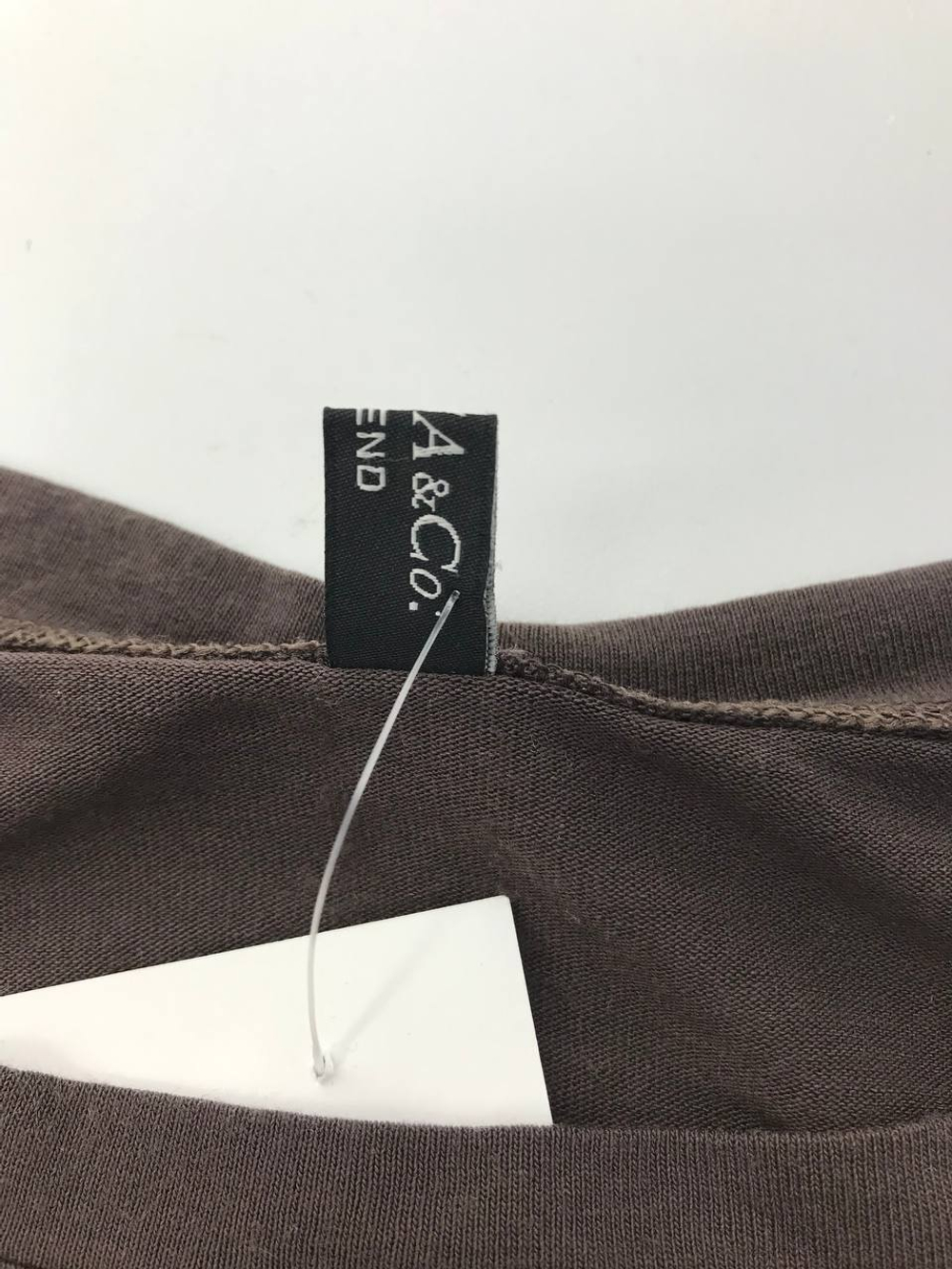 Футболка Vassa&Co лаконичная 44/46 размер