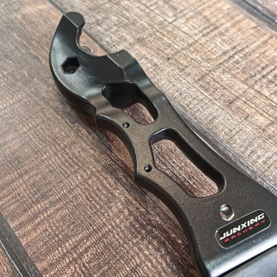 Рукоять для Спортивного лука F185 Пантера (черный)