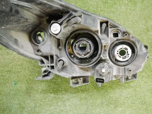 Битая Фара левая Mazda 5 CW (2010-2018) галоген