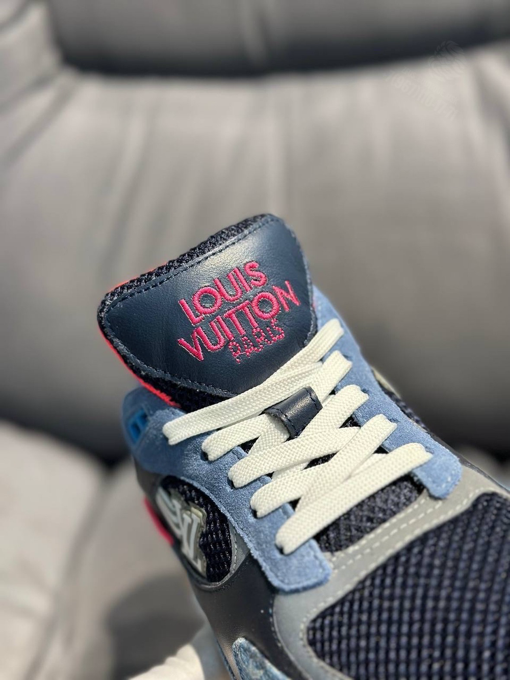 Кроссовки Louis Vuitton Run Away