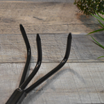 Рыхлитель 3-х зубый с телескопической ручкой 76*8см, пластик ABS, металл