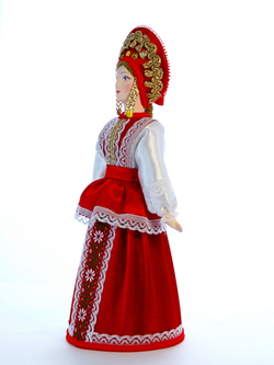 Кукла коллекционная в Девичьем летнем костюме