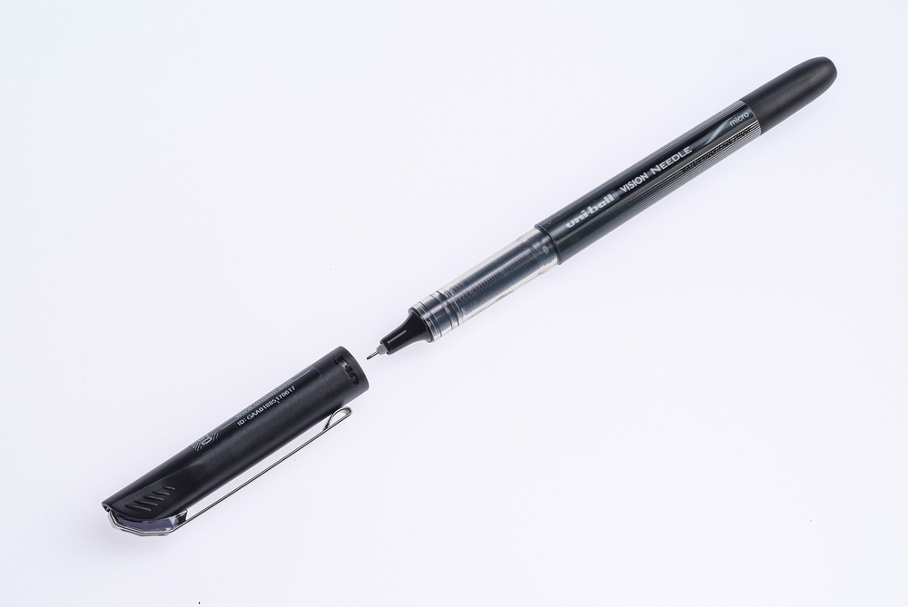 Ручка-роллер "Vision Needle" UNI черная 0.5мм корпус черный пластиковый