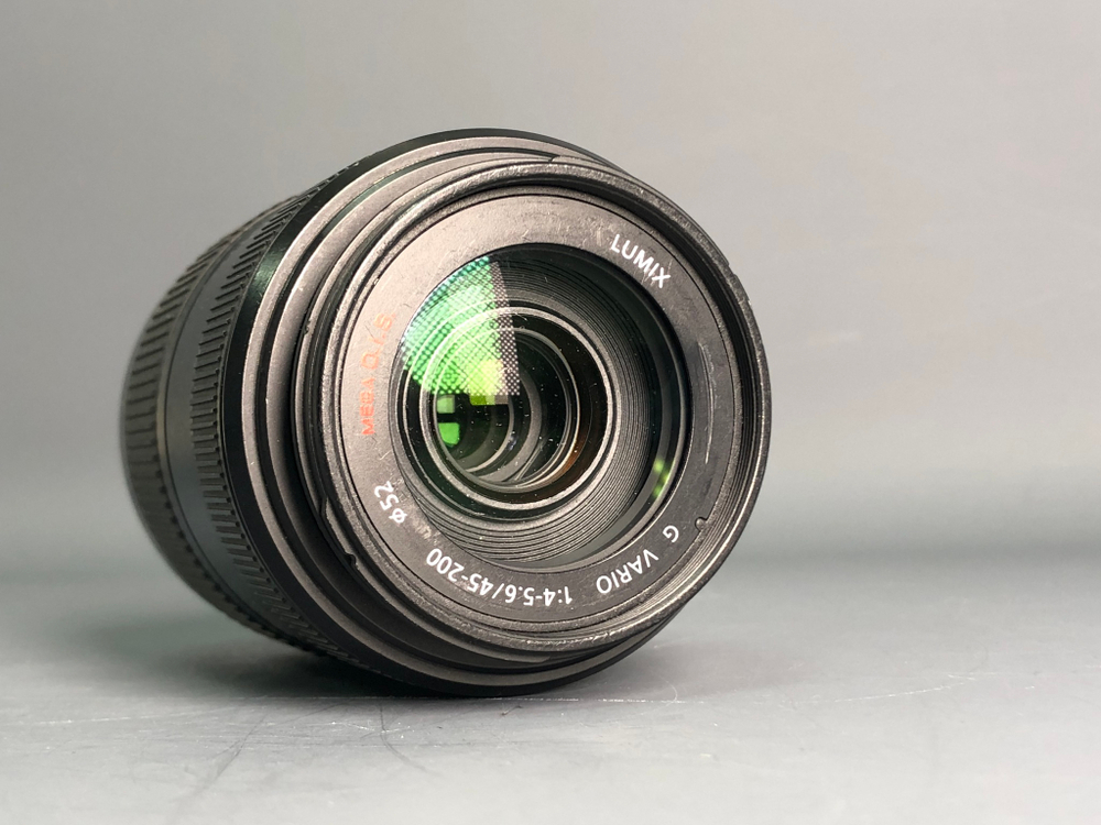 Lumix G Vario 45-200mm MFT Царапка на передней линзе