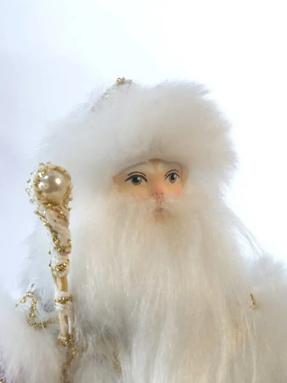 Кукла коллекционная Дед Мороз в кружевной шубе