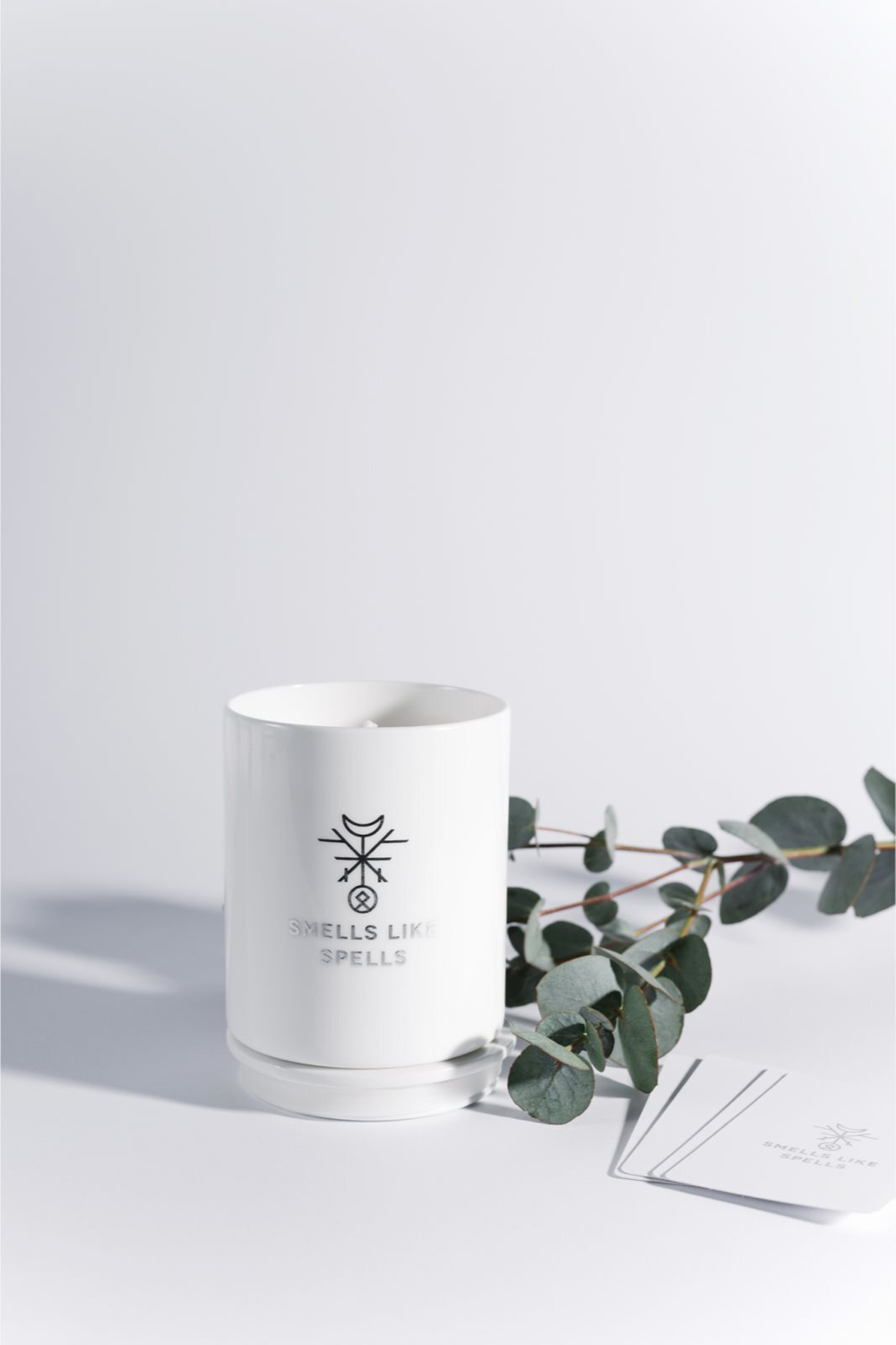 Smells Like Spells Major Arcana The Tower - ароматическая свеча /   250  g  / GTIN 4779040751024