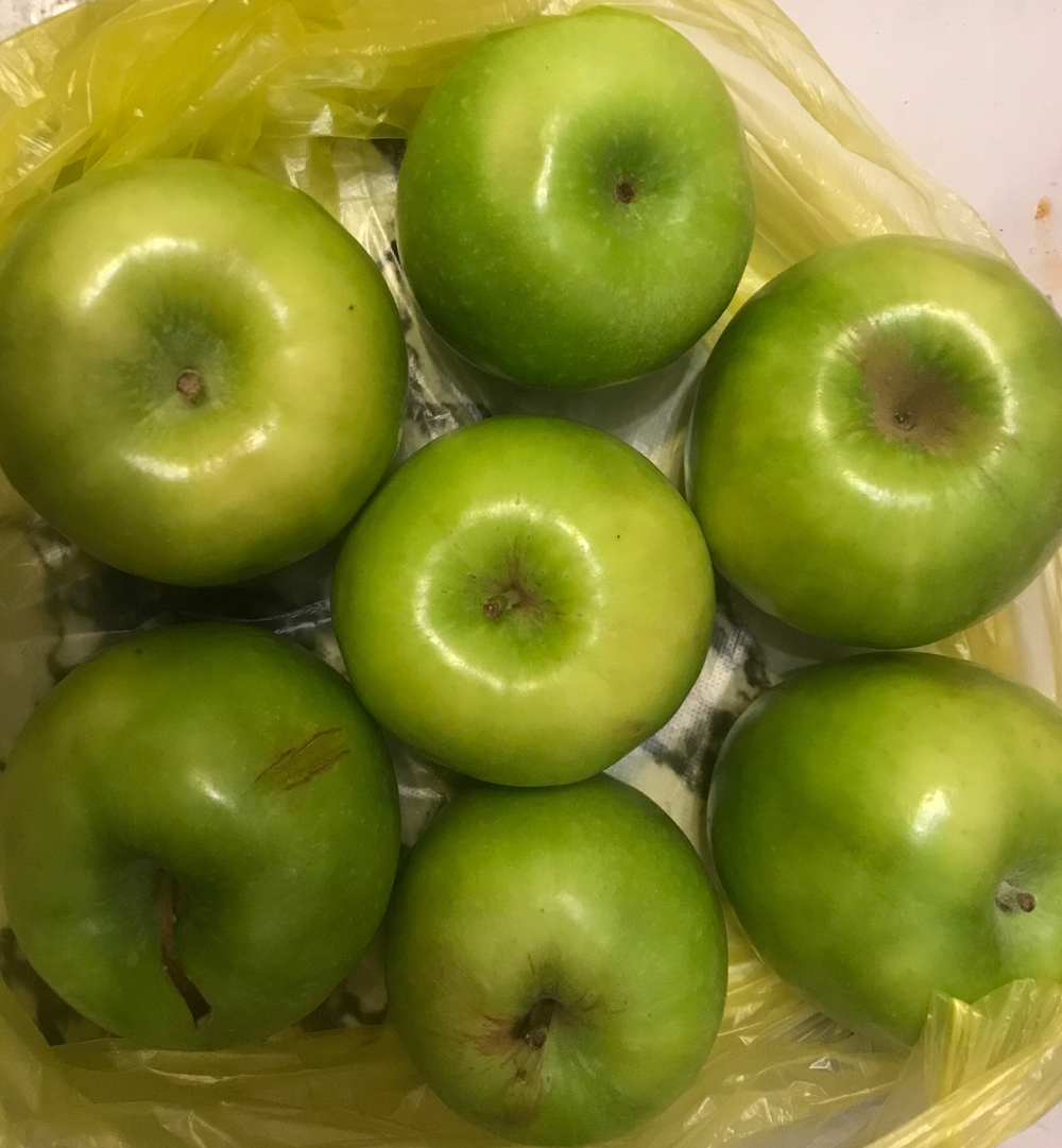 Яблоки 1кг  🍏