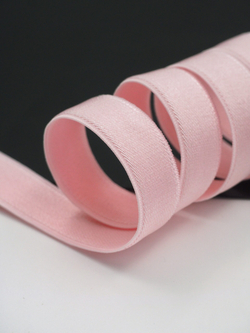 Резинка бретелечная нежно-розовая глянцевая ширина 15 мм