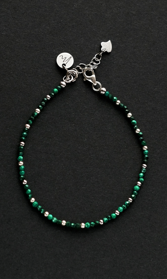 Браслет "Memo about Health" из малахита с серебряными бусинами на замочке