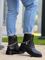 Женские стеганые ботинки на шнуровке Chanel (Шанель) с цепочкой