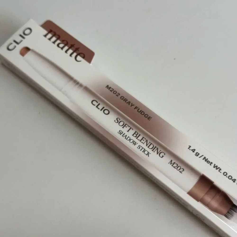 Clio Soft Blending Shadow Stick