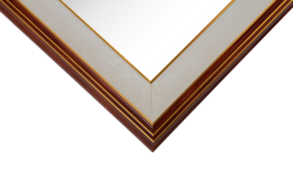 Зеркало настенное в раме 50x80