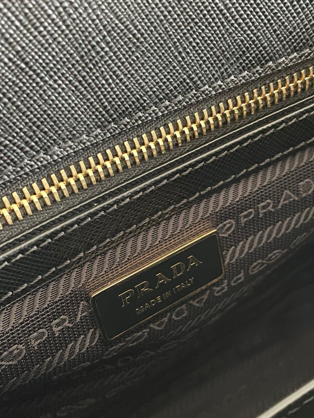 Prada Galleria Bag 28 cm