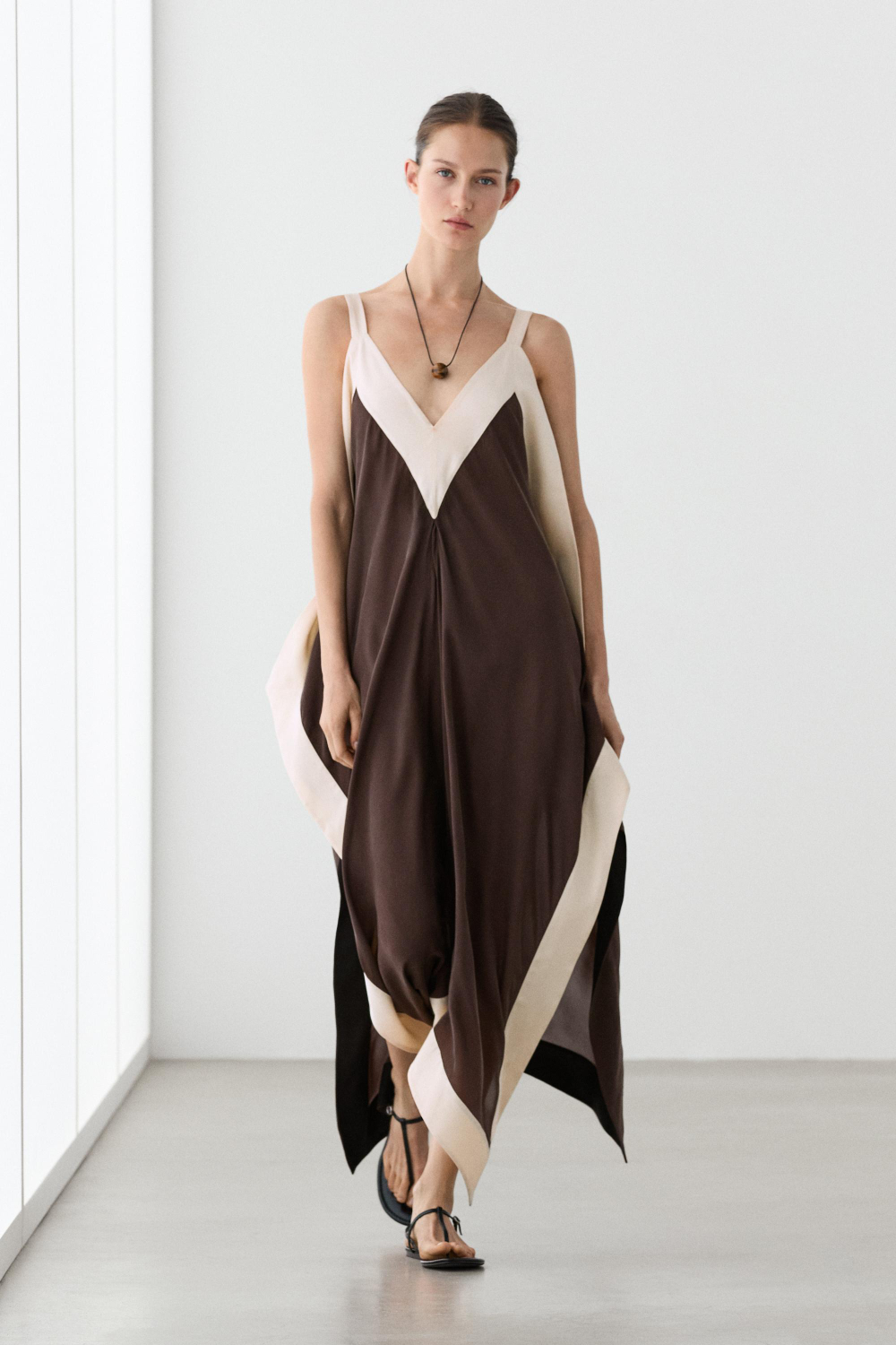 Massimo Dutti Платье миди из струящейся ткани с контрастными полосками, коричневый