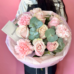 Авторский букет с Розовой розой и диантусами 240220264