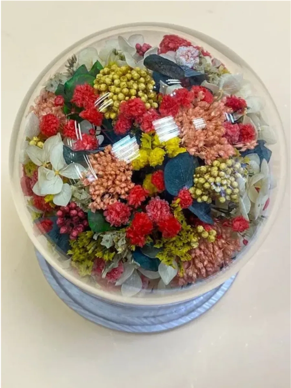 деревце из натуральных цветов в стекле