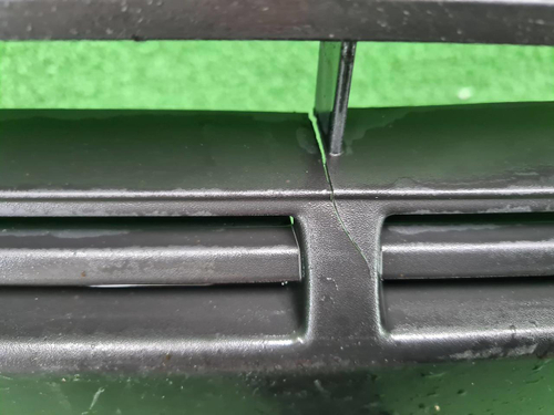 Решетка переднего бампера Suzuki Vitara 2 (18-24)