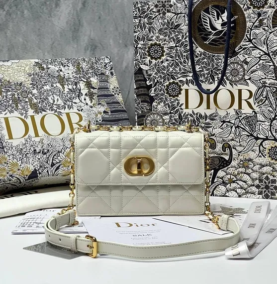 Мини-сумка Dior Miss Caro белый