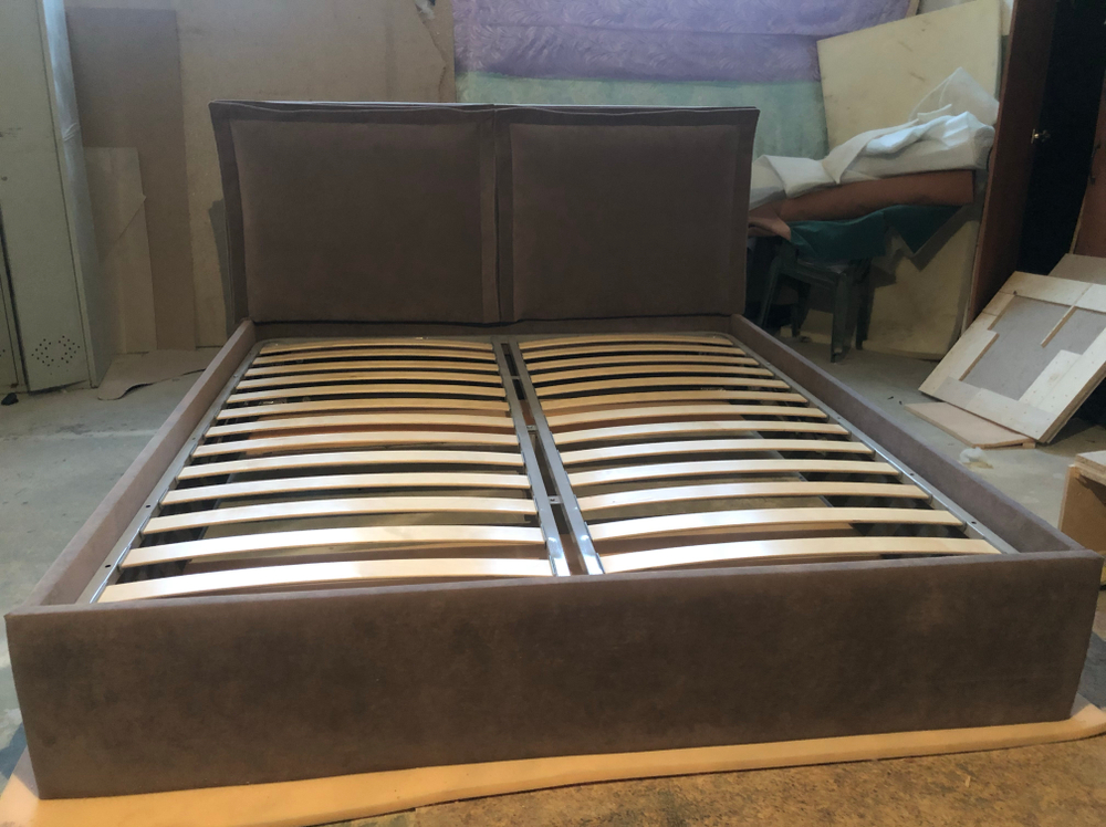 Двуспальная кровать Пиллоу