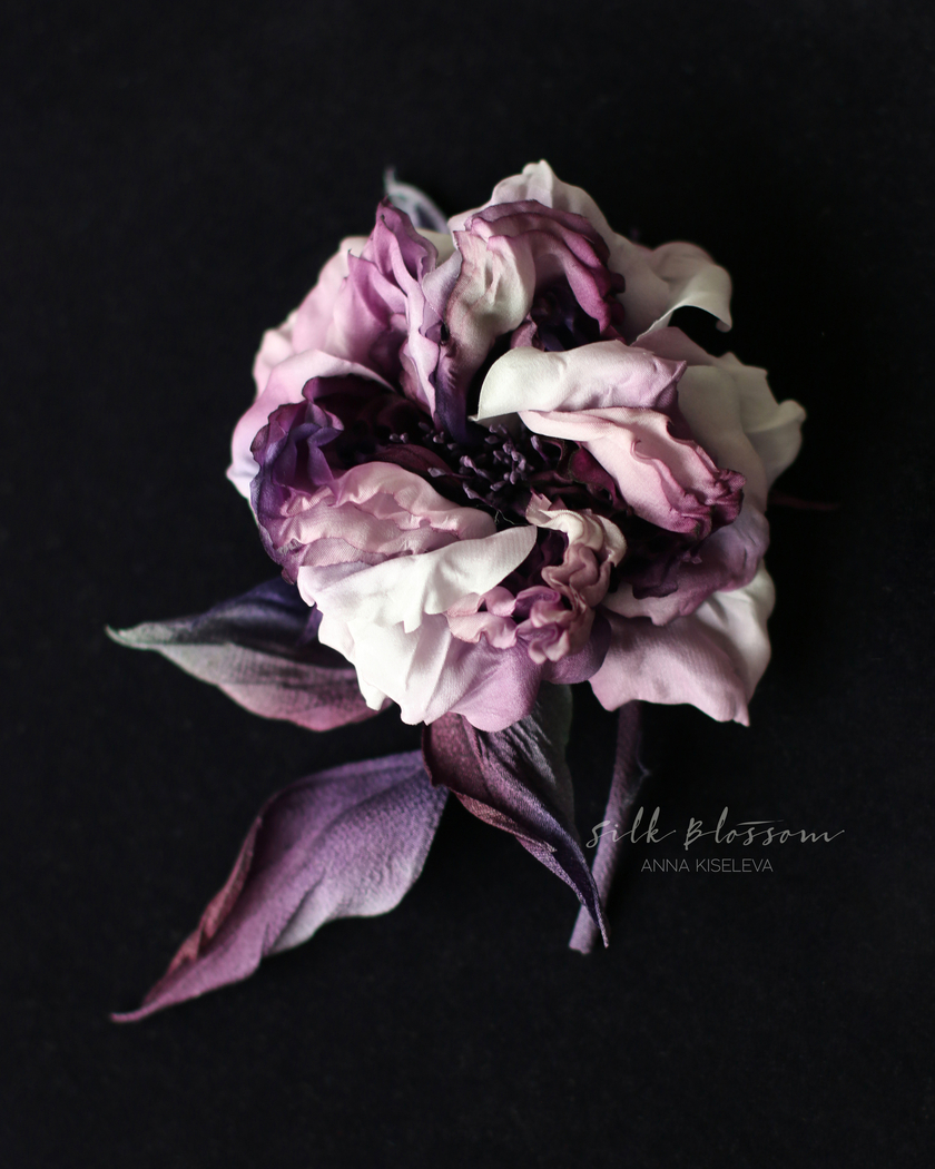 Староанглийская роза темно-фиолетовая