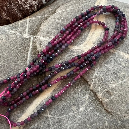 Сапфир Рубин. Камни для изделий на заказ. Цена зависит от вида заказанного изделия