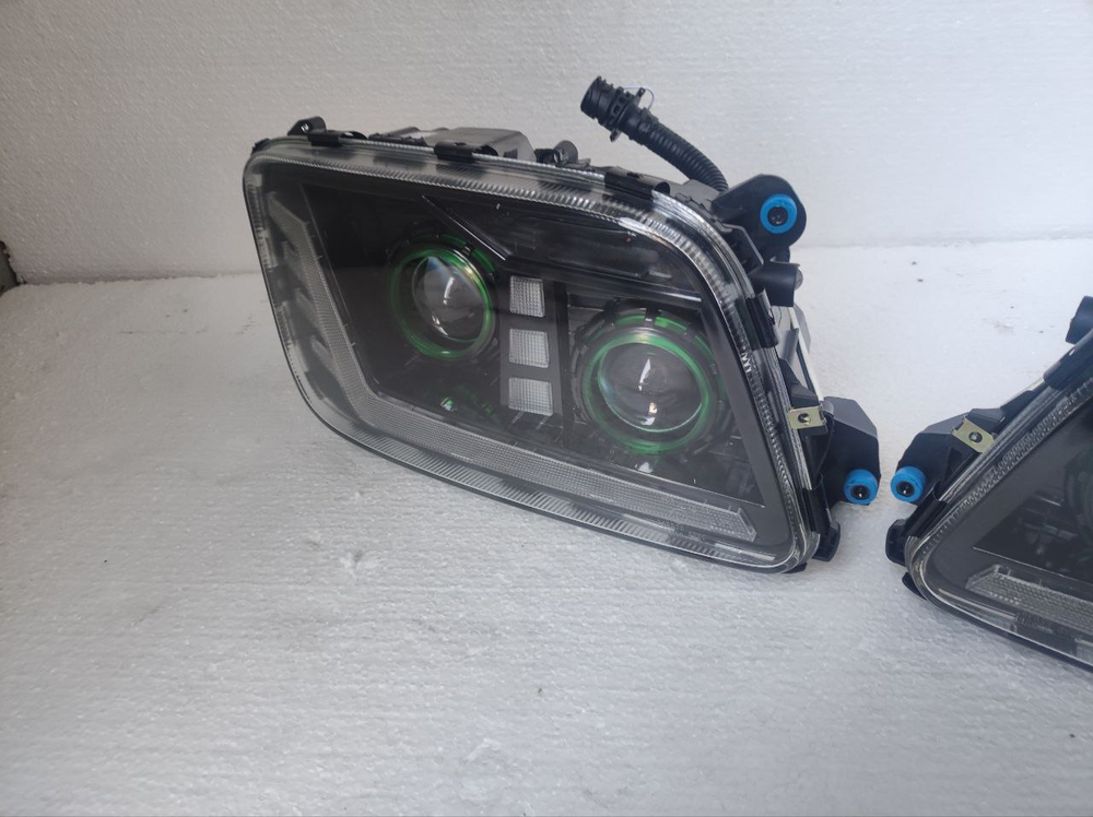 Фара передняя Mercedes Actros MP3 LED левая+правая (Комплект) настоящее стекло!