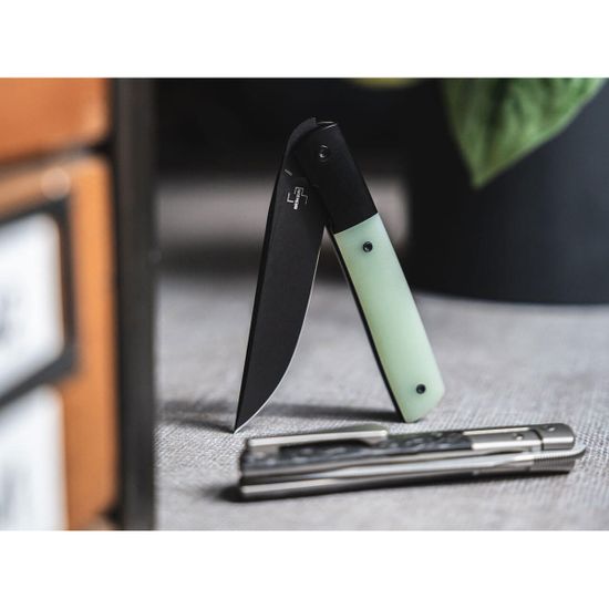 Складной нож Boker 01BO614 Urban Trapper Premium G10 Jade c клинком из стали Böhler M390 Microclean®, рукоять титан / карбон