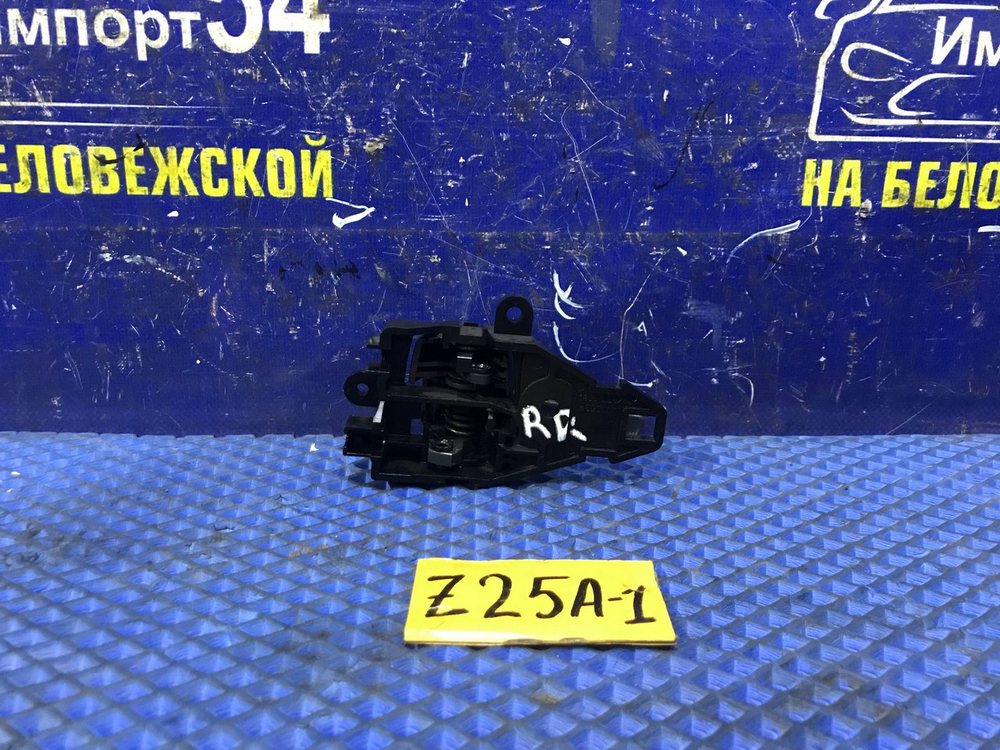 Ручка двери задней правой салонная MITSUBISHI COLT 2003