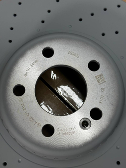 Тормозной диск передний Mercedes-Benz A0004212312