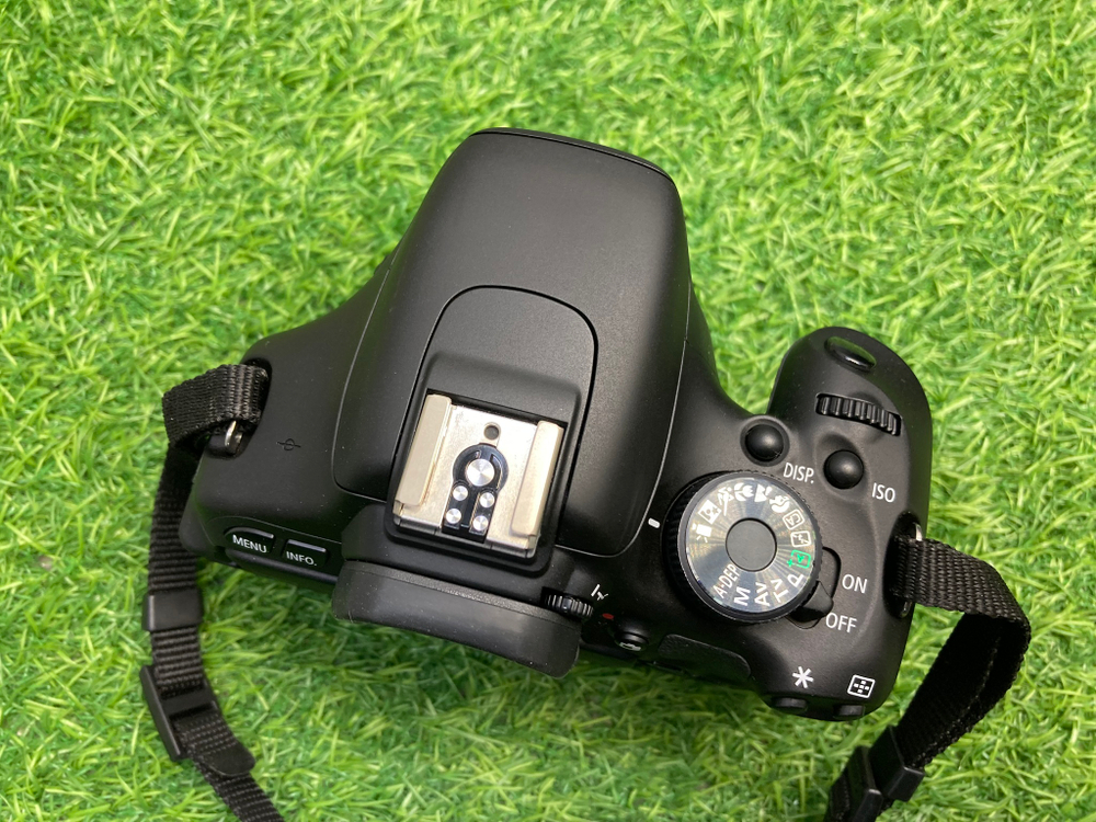 Canon 600D + 18-55mm 3.5-5.6 IS II (990 кадров)