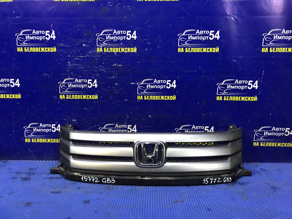 Решетка радиатора Honda FREED SPIKE 2010-2011