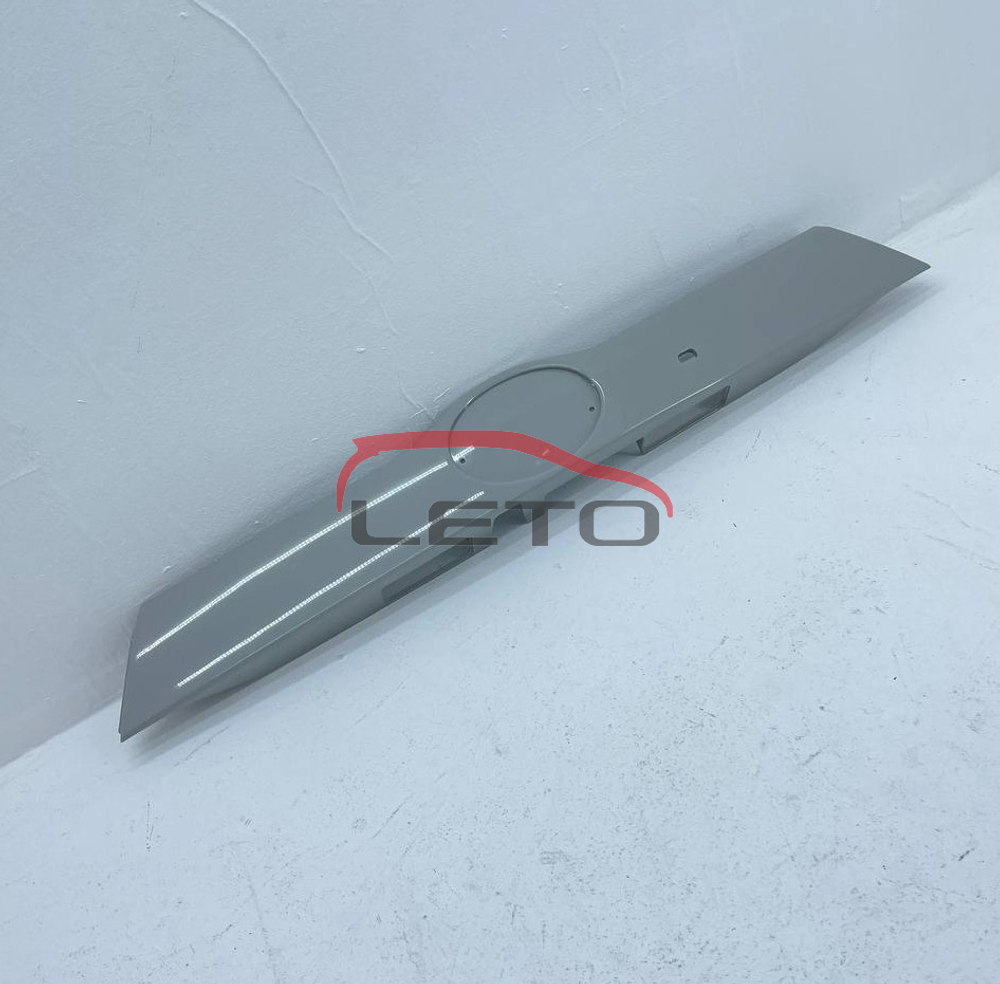Накладка двери багажника 76811-0E902 768110E902