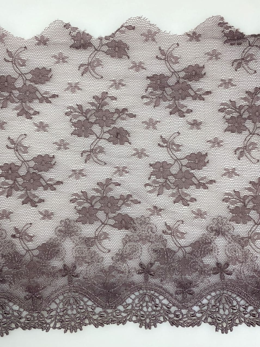 Вышивка на сетке красновато коричневая 21 см