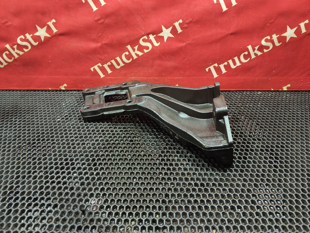 Kpонштeйн бpызговика правого 2019г