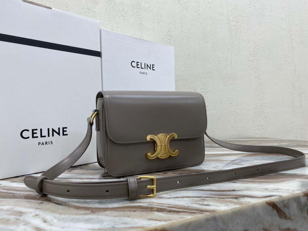 Celine Triomphe 18 cm