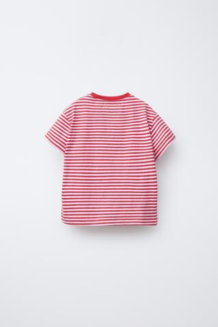 ZARA ФУТБОЛКА В ПОЛОСКУ С НАШИВКОЙ, КРАСНЫЙ