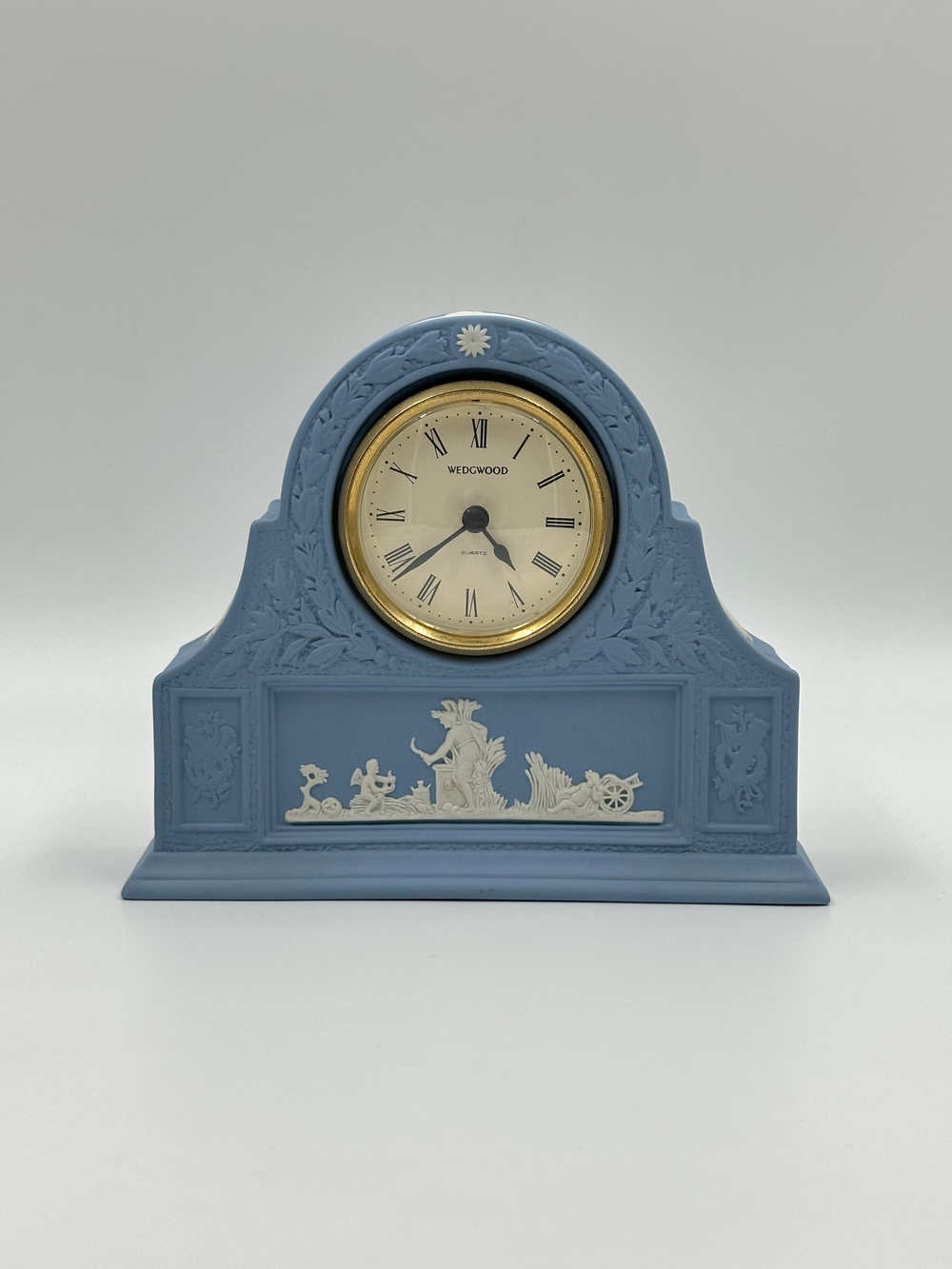 Часы Wedgwood голубые