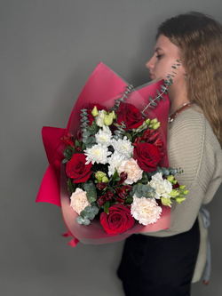 Букет цветов Гранатовый браслет